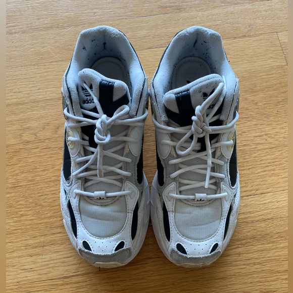 Adidas walking shoe - Picture 2 of 4